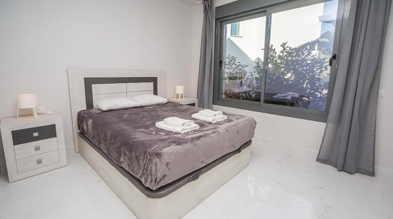 Cg7 Casares Green Apartment